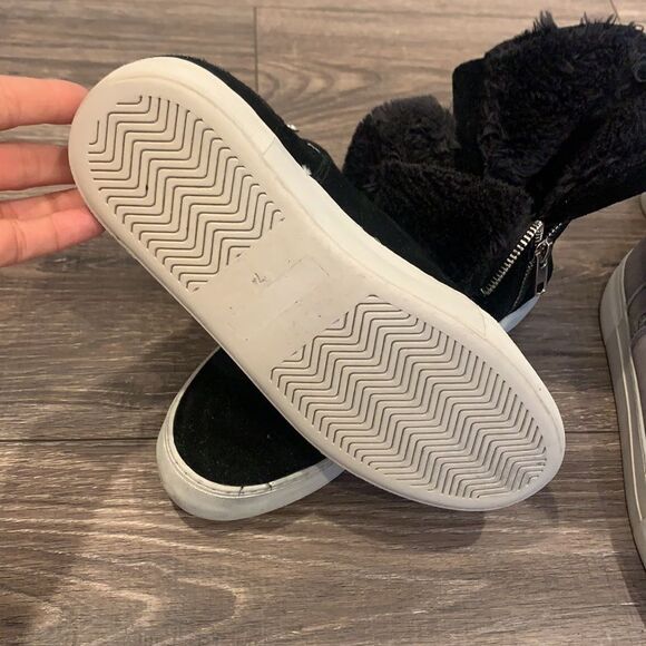 Bundle of Steve Madden Fur Lined Booties - Picture 4 of 7